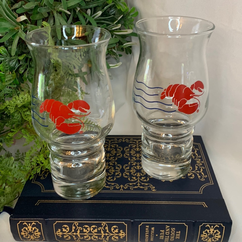 Set of 2 vintage 1980’s Red Lobster hurricane glasses